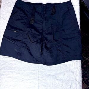 Sierra Designs Women’s Buckle Waist Black Travel /Hiking Shorts size Large